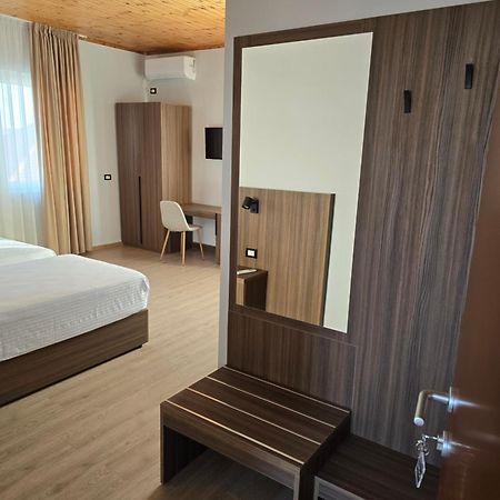 Hotel Aleks Шкодер Экстерьер фото
