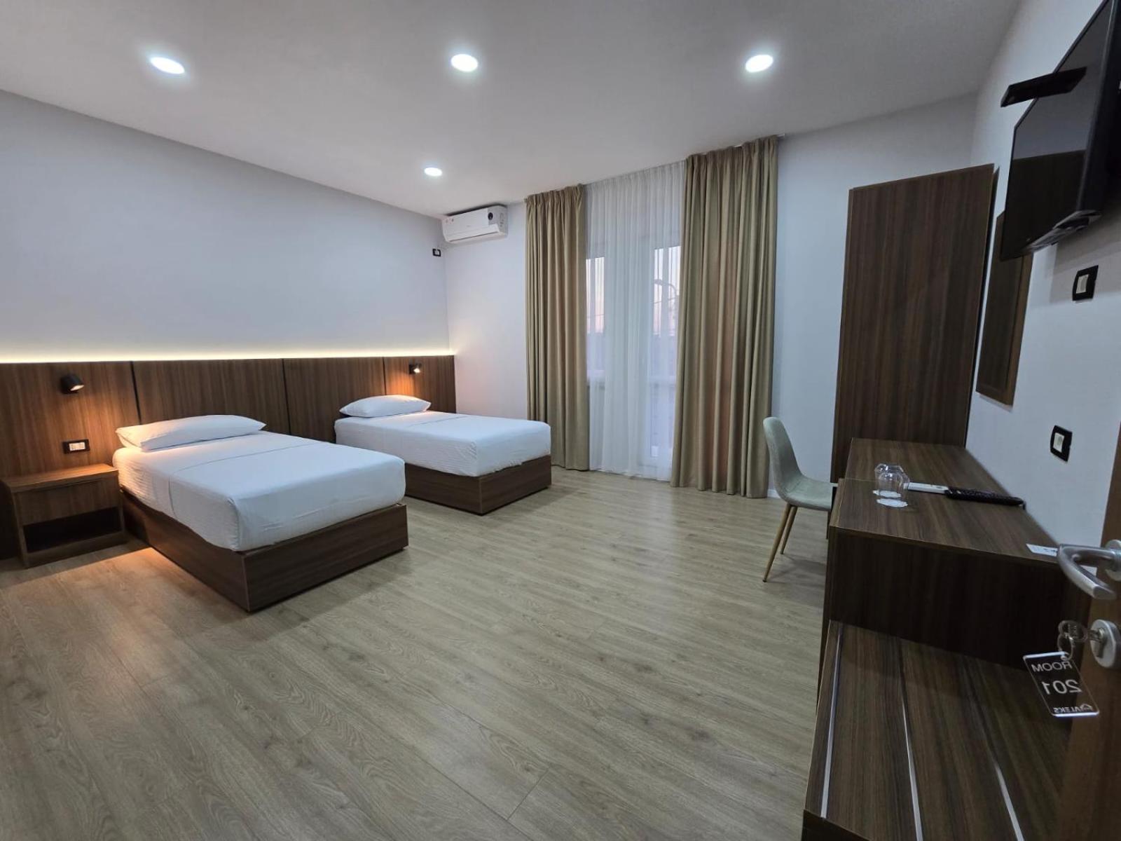 Hotel Aleks Шкодер Экстерьер фото
