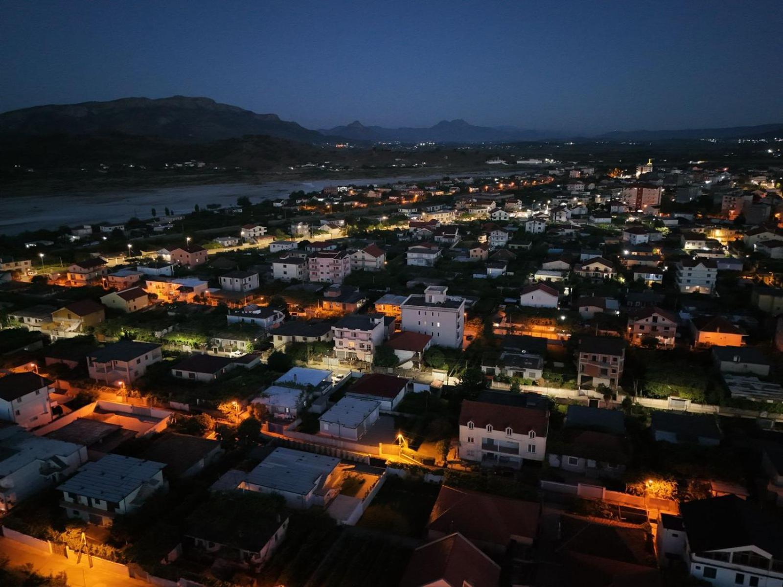 Hotel Aleks Шкодер Экстерьер фото