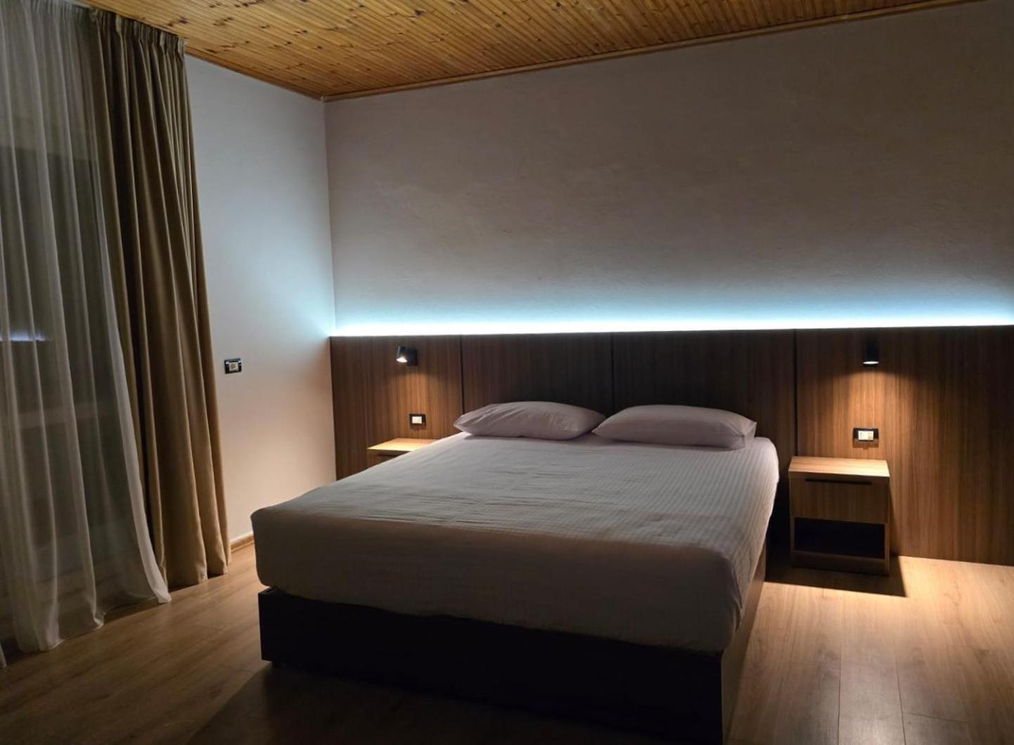 Hotel Aleks Шкодер Экстерьер фото
